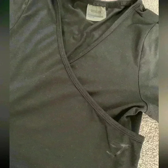 Black Gymshark Workout Shirt - Picture 4 of 4